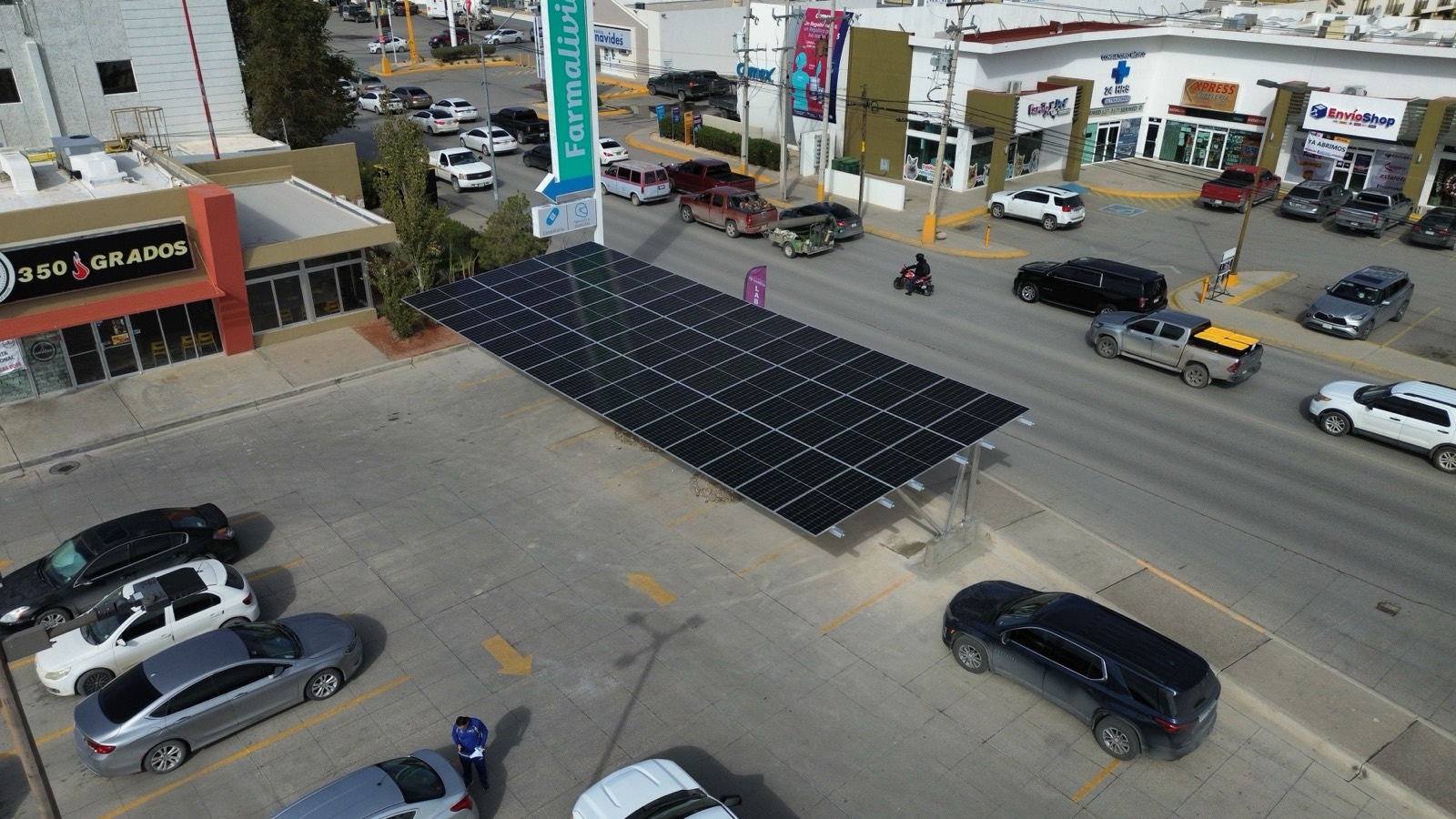 Paneles solares local comercial 350 Grados sucursal Sendero