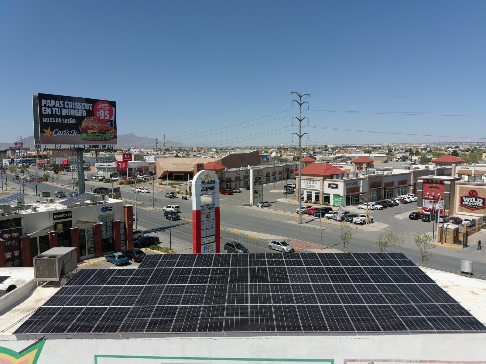 Paneles solares local comercial Capri Ejército Nacional