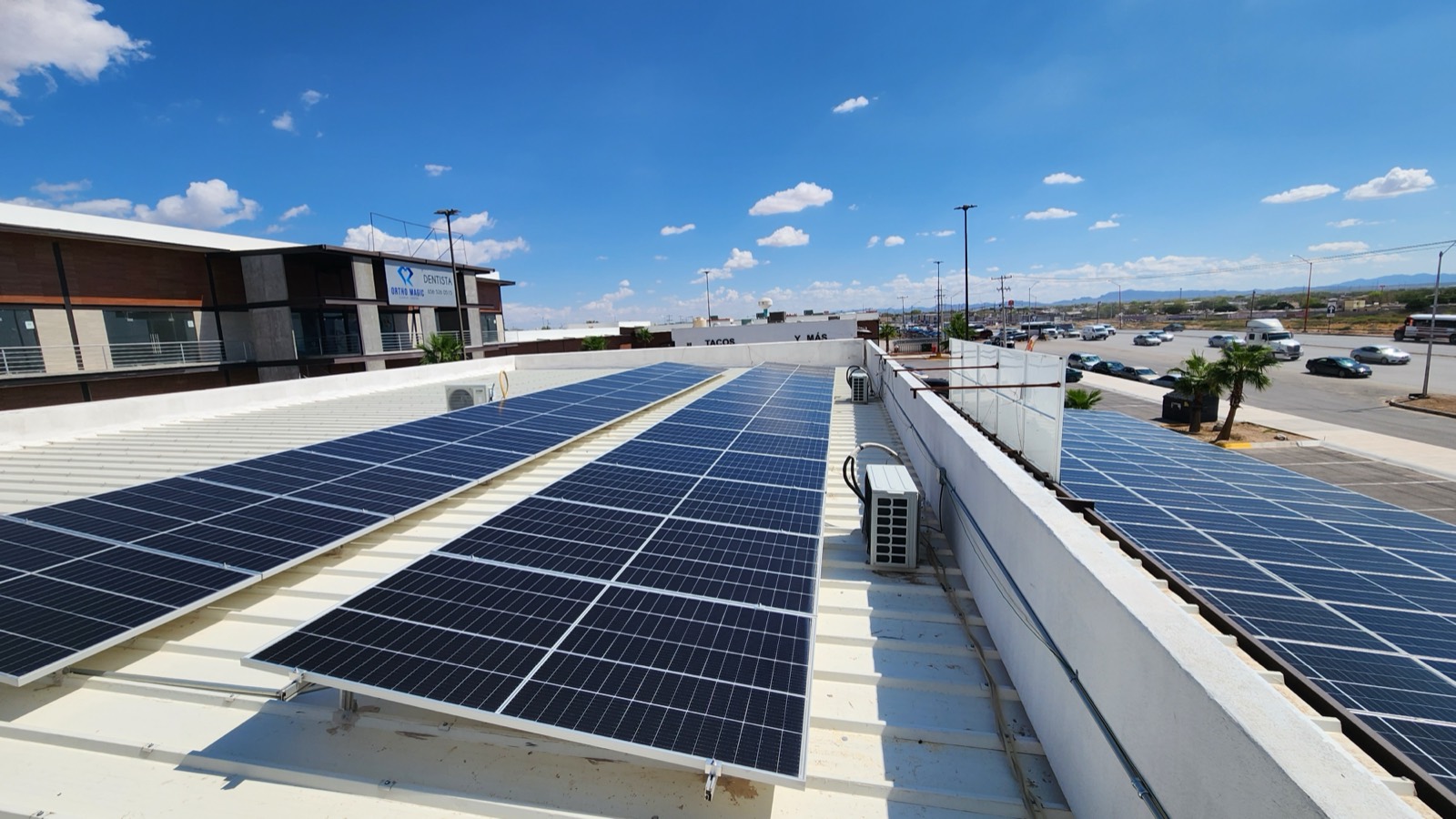 Paneles solares local comercial Capri Sucursal Talamas