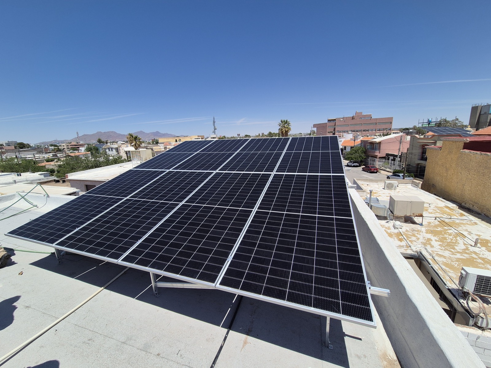 Paneles solares residenciales Almendros