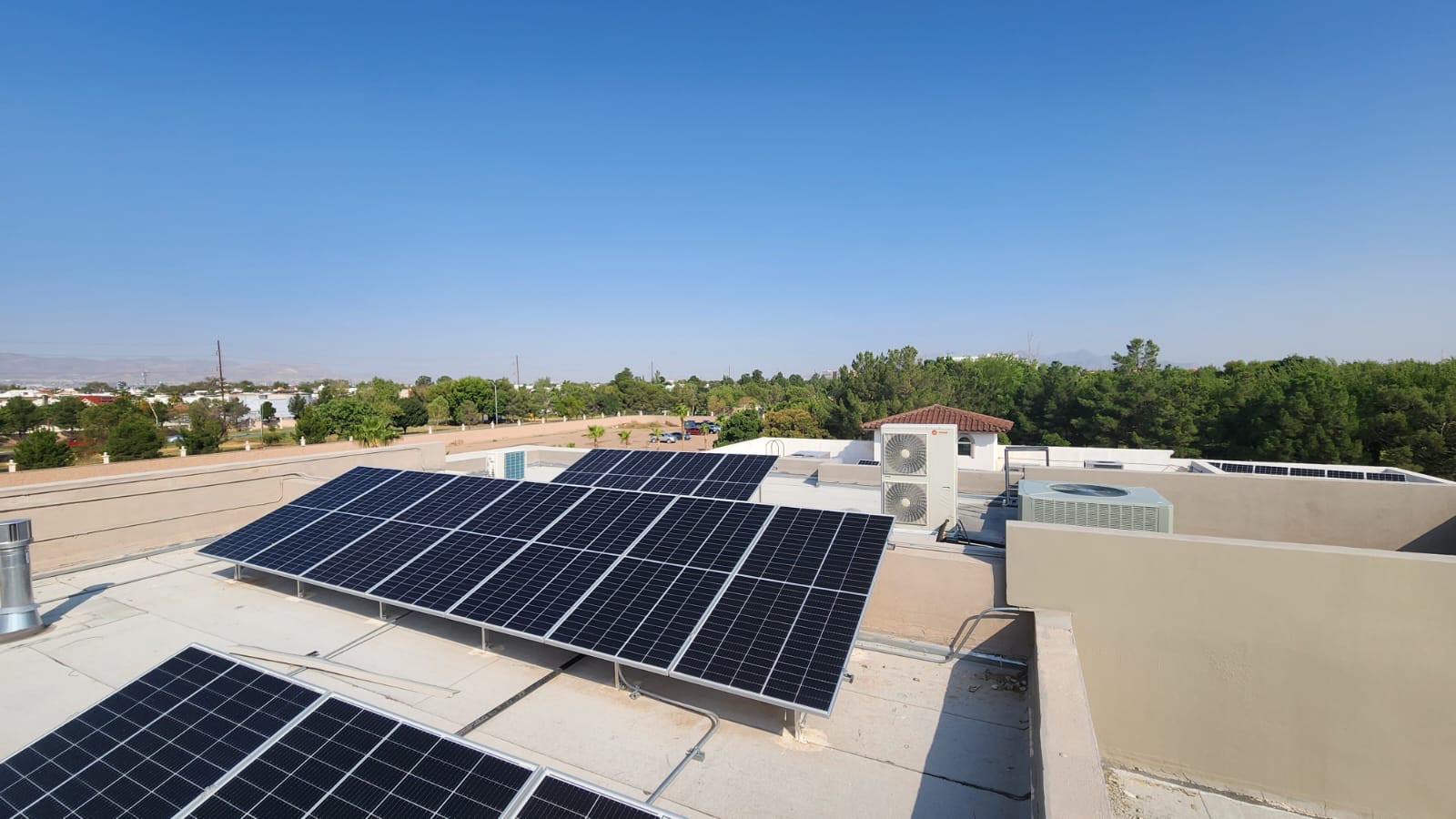 Paneles solares residenciales Campos Eliseos