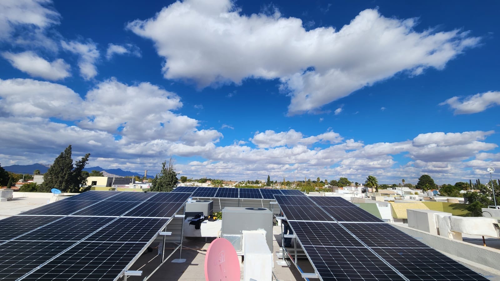 Paneles solares residenciales Ejército nacional