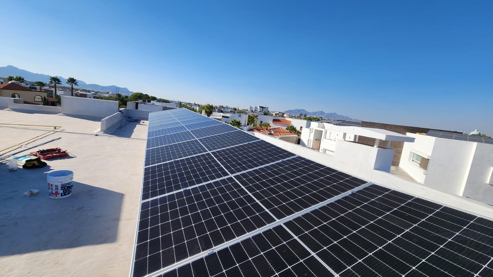 Paneles solares residenciales Misión de los lagos